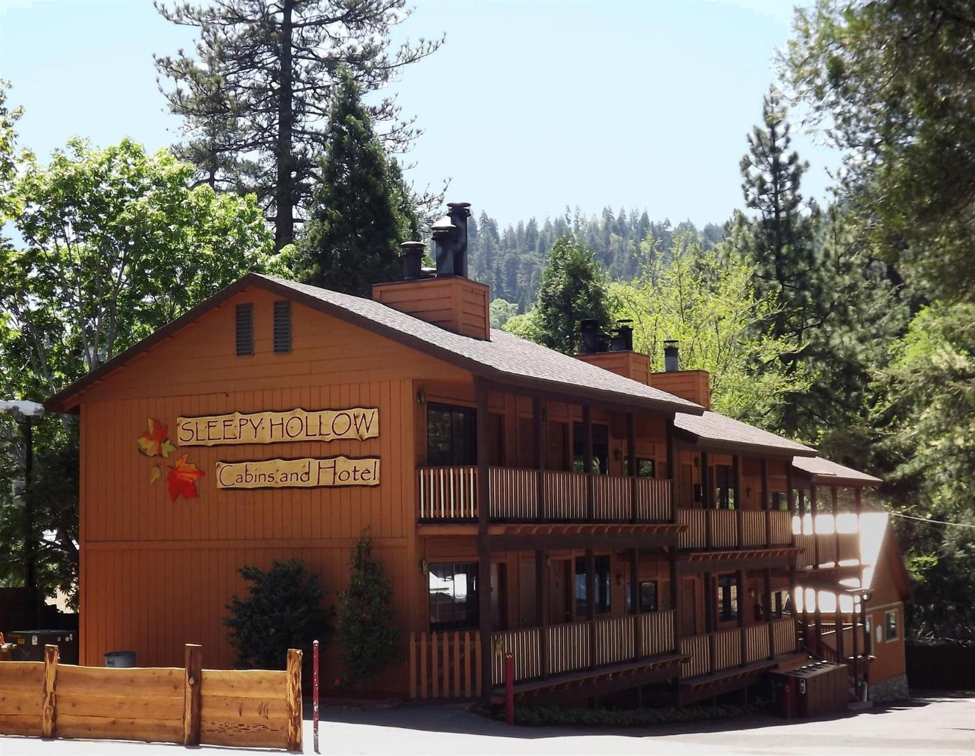 Sleepy Hollow Cabins And Hotel Crestline Exterior photo